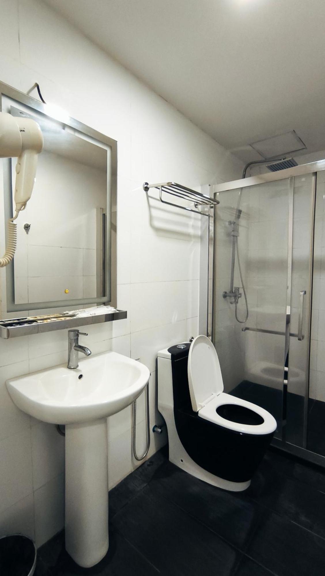 Natol Hotel Kuching Luaran gambar