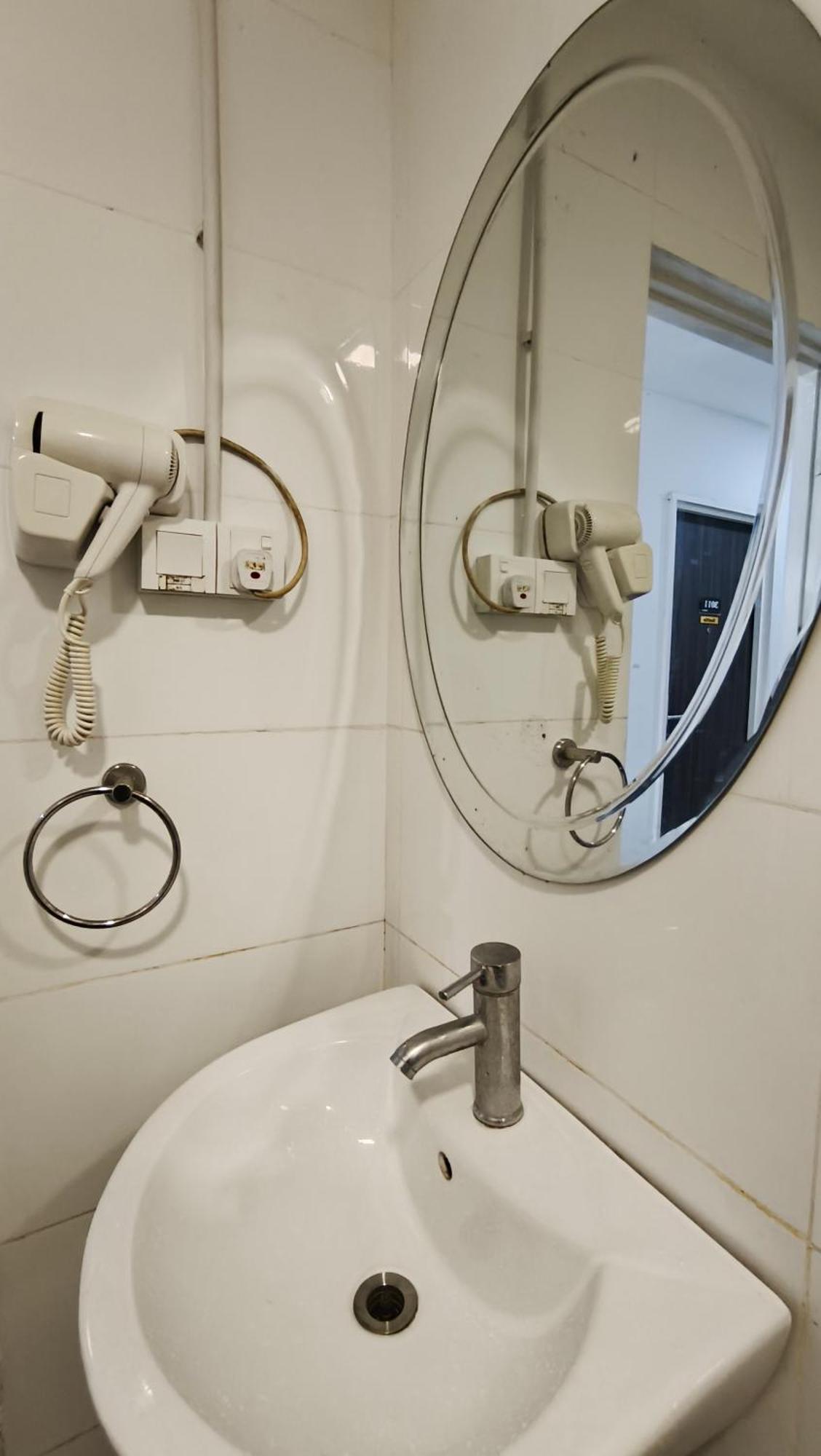 Natol Hotel Kuching Luaran gambar