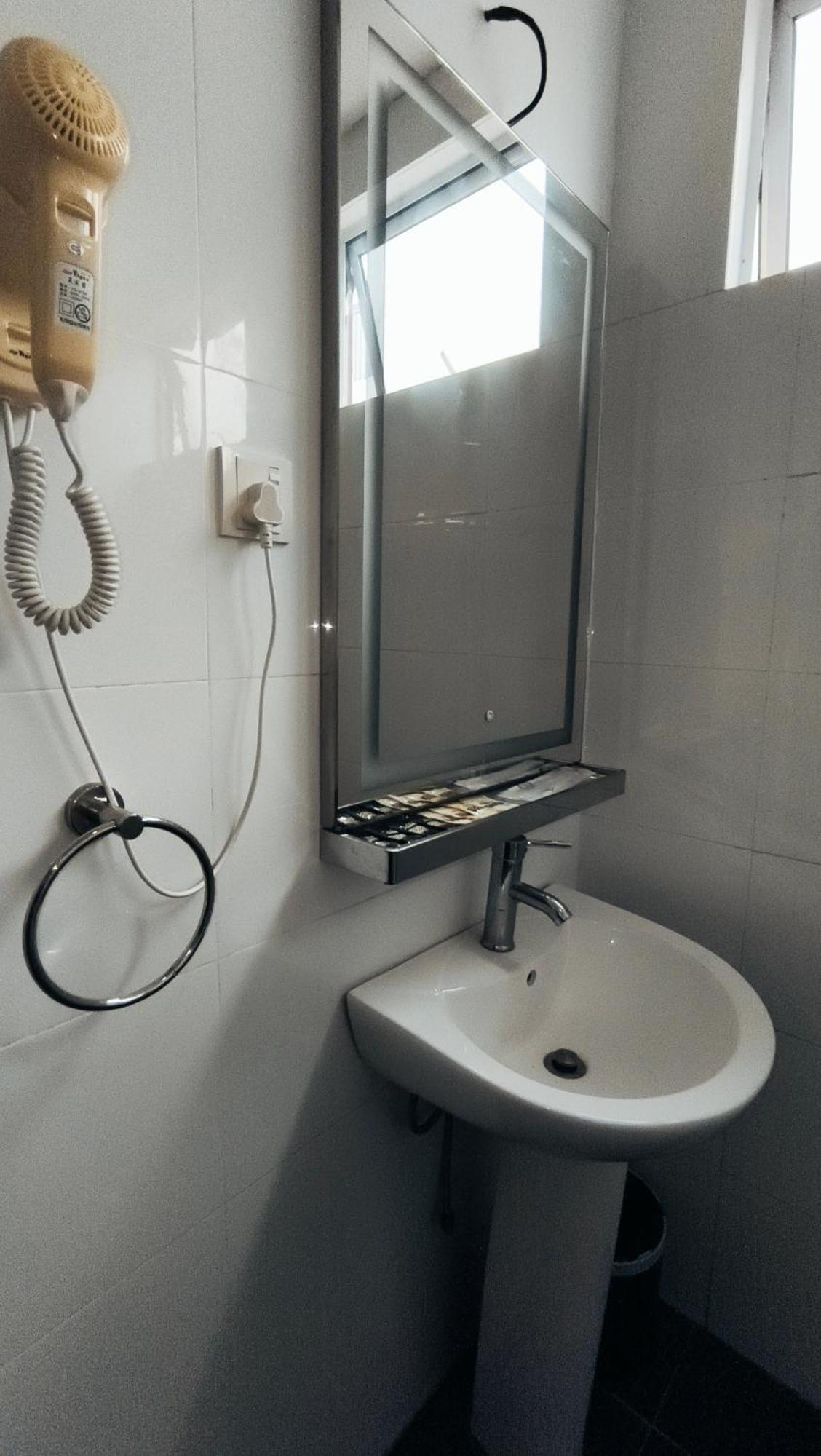 Natol Hotel Kuching Luaran gambar