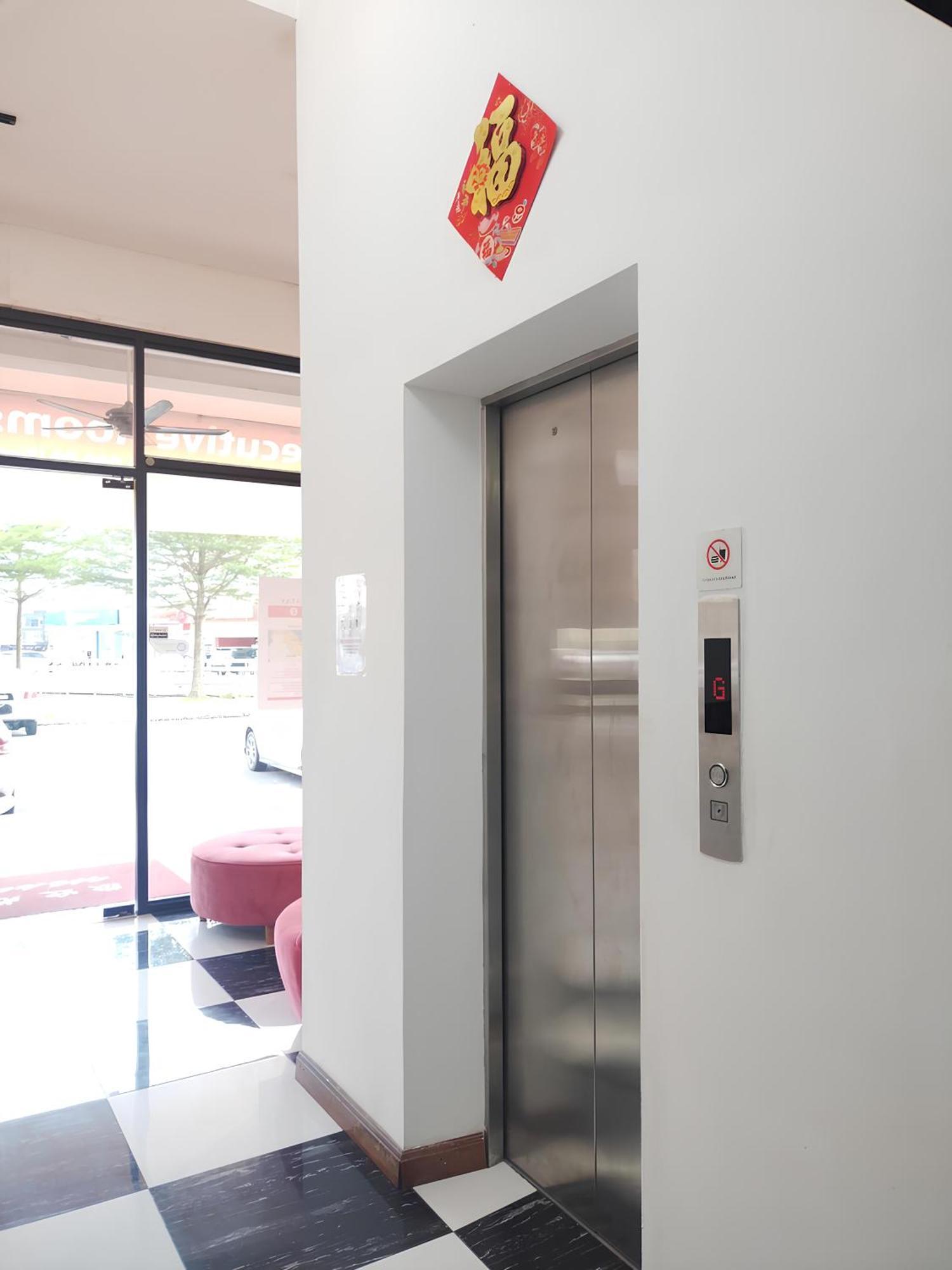 Natol Hotel Kuching Luaran gambar